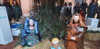 ISTITUTO VENTURI, UNA NATIVITÀ IN CERAMICA PER PIAZZETTA DELLE OVA