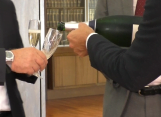 SPUMANTE O CHAMPAGNE, È DUELLO: LE REGOLE PER DEGUSTARE AL MEGLIO SPUMANTE CAPODANNO, LE REGOLE PER DEGUSTARLO AL MEGLIO