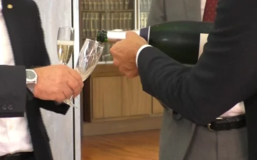 SPUMANTE CAPODANNO, LE REGOLE PER DEGUSTARLO AL MEGLIO