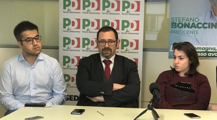 AGGREDITA MENTRE DISTRIBUIVA VOLANTINI PD: FERITA 21 ENNE DEI GIOVANI DEMOCRATICI