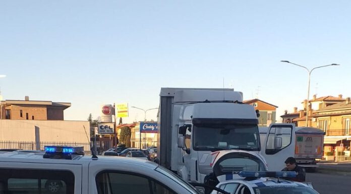 CONTROLLI STRADALI, DUE CAMIONISTI SENZA ASSICURAZIONE