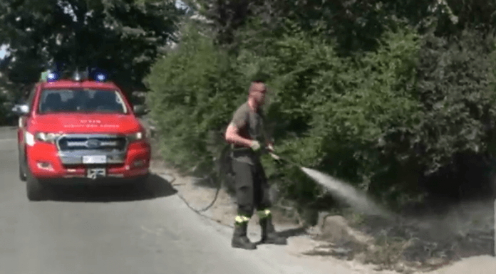 INCENDIO A CASINALBO: PIUMINI IN FIAMME, LIEVI DANNI AI PANNELLI DI UN CORTILE