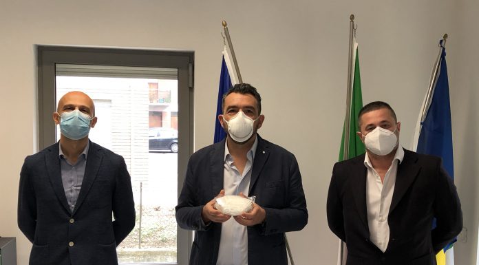 SAN FELICE, FAMIGLIA DONA 2200 MASCHERINE ALLA CASA DI RIPOSO