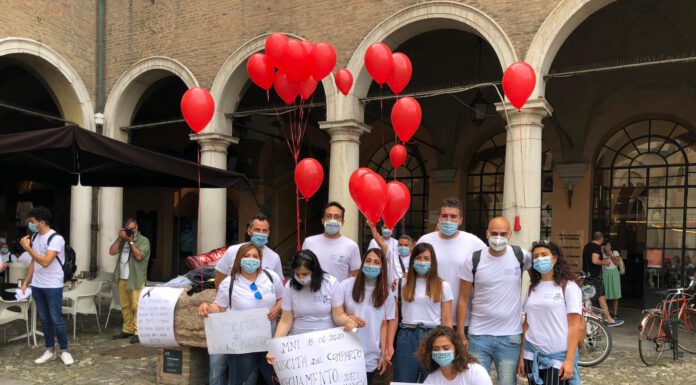 FLASH MOB INFERMIERI, IN PIAZZA GRANDE PER CHIEDERE IL RICONOSCIMENTO DEI LORO DIRITTI