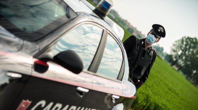 CAMPOSANTO, RUBANO DUE ESTINTORI E LI SVUOTANO IN STRADA, DUE DENUNCE