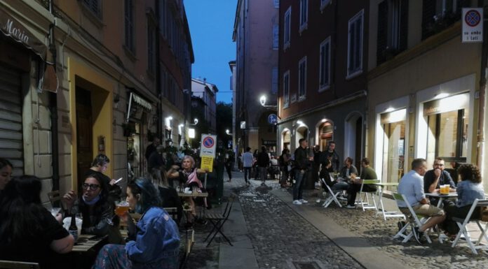 CENTRO STORICO, TORNA L’APPUNTAMENTO CON “TAVOLINI SOTTO LE STELLE”