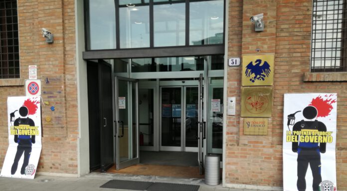 CONFCOMMERCIO MODENA CONDANNA I CARTELLI DI CASAPOUND