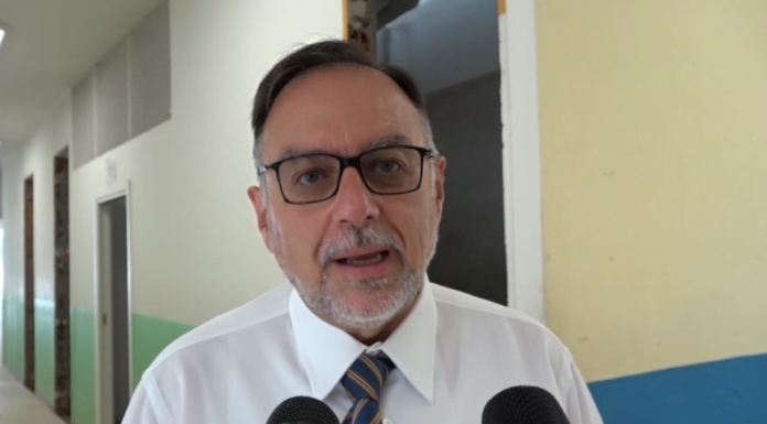 DIDATTICA IN PRESENZA, IN CLASSE AL 100% SENZA DOPPI TURNI