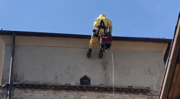 PAURA CALABRONI: VIGILI DEL FUOCO METTONO IN SICUREZZA 5 FAMIGLIE