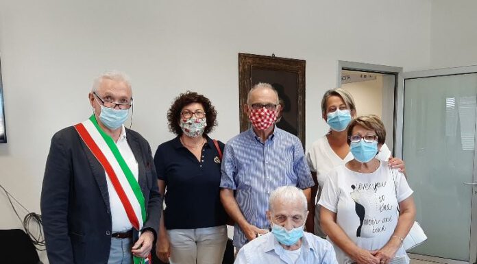 PREMIATI CINQUE MIRANDOLESI DISTINTISI NEL LAVORO, TRA LORO UN CENTENARIO