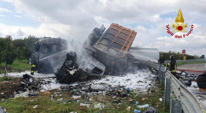 SCONTRO IN A1 ALL’ALTEZZA DI PIUMAZZO: A FUOCO UNA CISTERNA, UN MORTO
