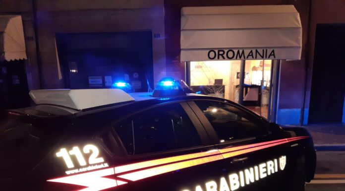 SPACCATA A CARPI, DERUBATA OREFICERIA IN CORSO ROMA