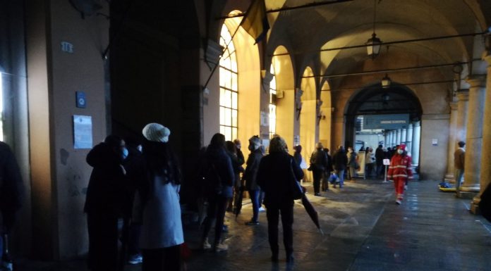 LOTTA ALL’AIDS: OGGI LA GIORNATA MONDIALE CONTRO LA MALATTIA. DATI IN CALO A MODENA