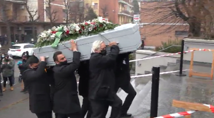 ADDIO ALEX, UN CENTINAIO DI PERSONE A DARE L’ULTIMO SALUTO AL 25ENNE