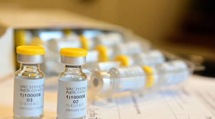 VARIANTE OMICRON, COSSARIZZA: “DATI INCORAGGIANTI, I VACCINI PROTEGGONO”