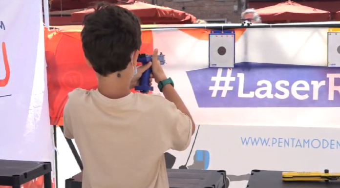 LASER RUN, IN PIAZZA XX SETTEMBRE SI SPERIMENTA LA DISCIPLINA