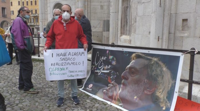 GINO STRADA, MANIFESTAZIONE IN PIAZZA GRANDE PER IL FONDATORE DI EMERGENCY