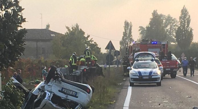 INCIDENTE A CAMPOGALLIANO, SCHIANTO TRA AUTO E FURGONE. DUE FERITI