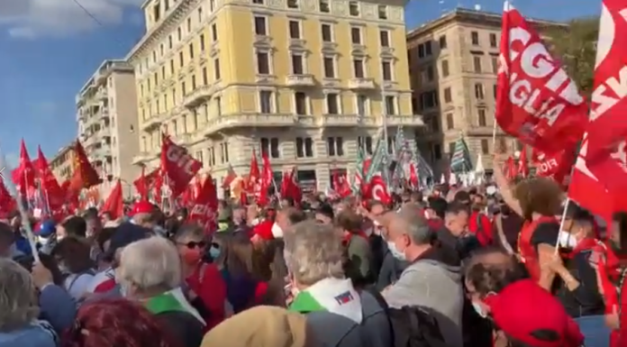 MANIFESTAZIONE CGIL, PIAZZA SAN GIOVANNI PIENA. A ROMA ANCHE DUEMILA MODENESI