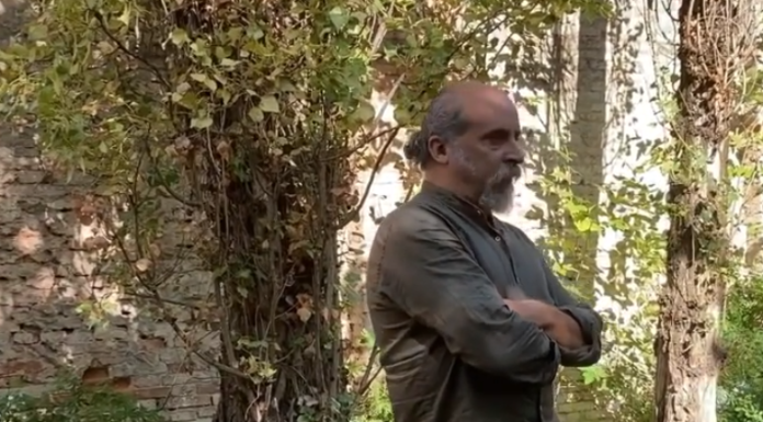 PROFESSORE MODENESE NO GREEN PASS FA LEZIONE ALL’APERTO