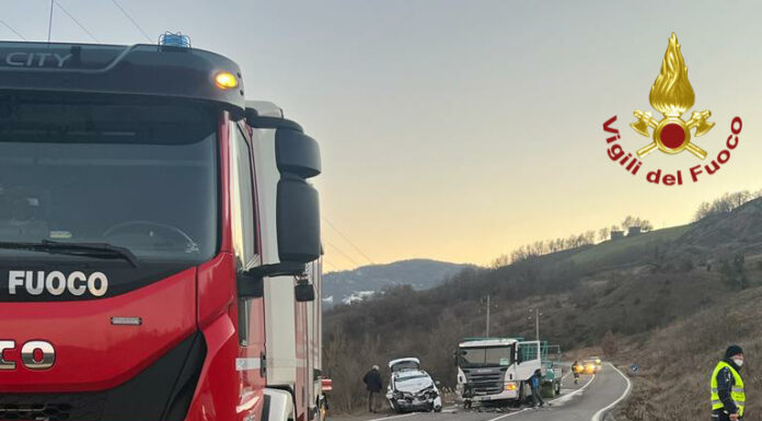 FONDOVALLE PANARO, IN TERAPIA INTENSIVA LA BIMBA FERITA NELLO SCHIANTO TRA AUTO E CAMION