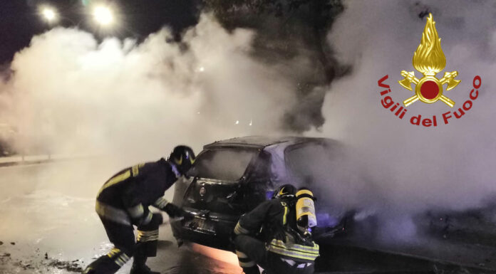 AUTO A FUOCO A BASTIGLIA: NESSUN FERITO. INDAGANO I CARABINIERI