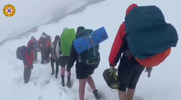 ESCURSIONISTI ISOLATI, INTERVENTO DEL SOCCORSO ALPINO AL CORNO ALLE SCALE