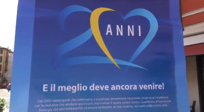 MODENAMOREMIO, SPEGNE 20 CANDELINE E FESTEGGIA CON UNA CENA SOLIDALE