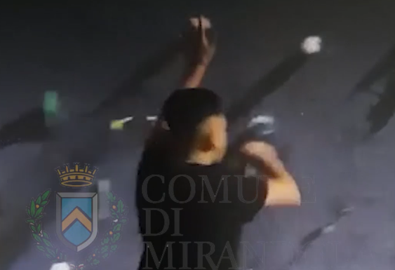 VANDALISMO MIRANDOLA: A SFREGIARE L’INSTALLAZIONE E’ STATO IL SEGRETARIO DEI GIOVANI DEL PD