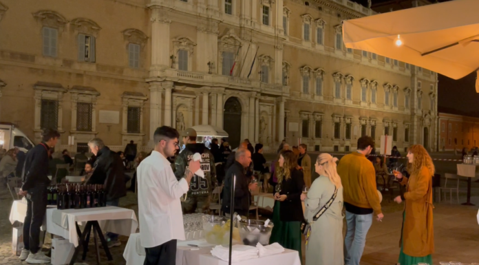 FILM ENZO FERRARI: PARTY FINALE IN PIAZZA ROMA, MA LUNEDI ALTRI CIAK