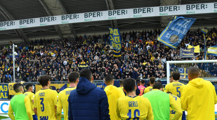 PARMA-MODENA ALLE 15, DERBY BOLLENTE. SEGUILO E COMMENTALO DAL VIVO CON DIRETTA STADIO DI TV QUI (CANALE 17)