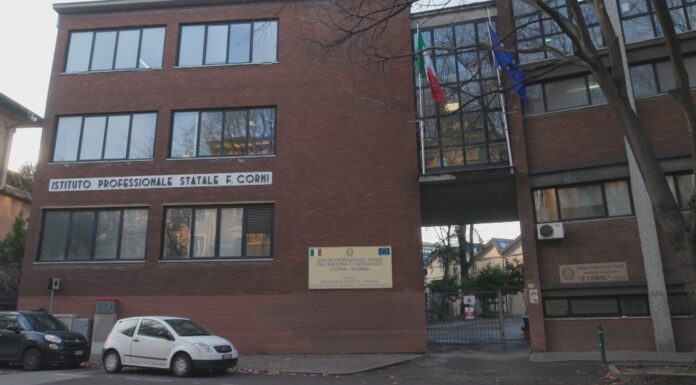AGGRESSIONE AL CORNI, CORTILE DELLA SCUOLA TERRA DI NESSUNO
