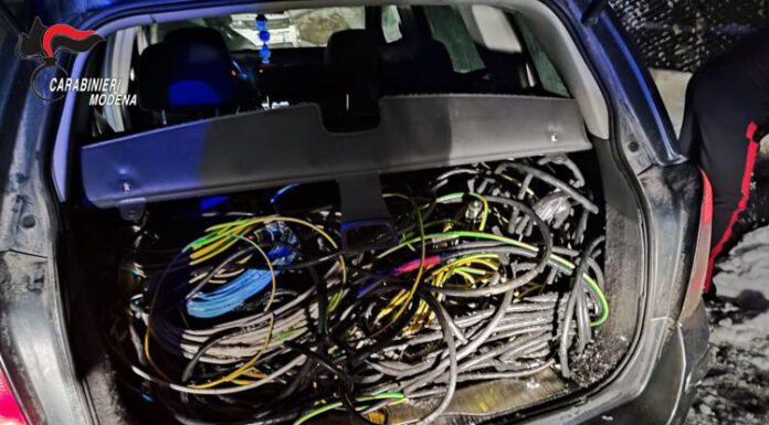 RUBANO MEZZA TONNELLATA DI RAME: ARRESTATE TRE PERSONE