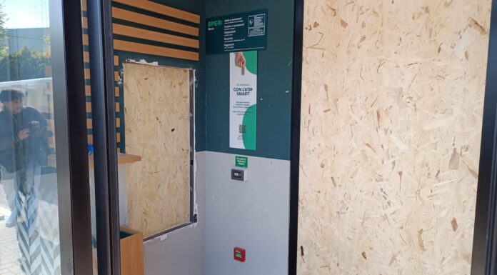 COLPO A CAMPOGALLIANO, MALVIVENTI FANNO ESPLODERE IL BANCOMAT