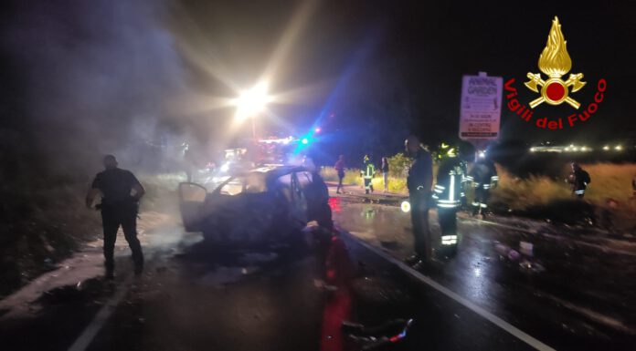 AUTO IN FIAMME, LARA E STEFANO I FIDANZATI MORTI CARBONIZZATI DOPO UN INCIDENTE