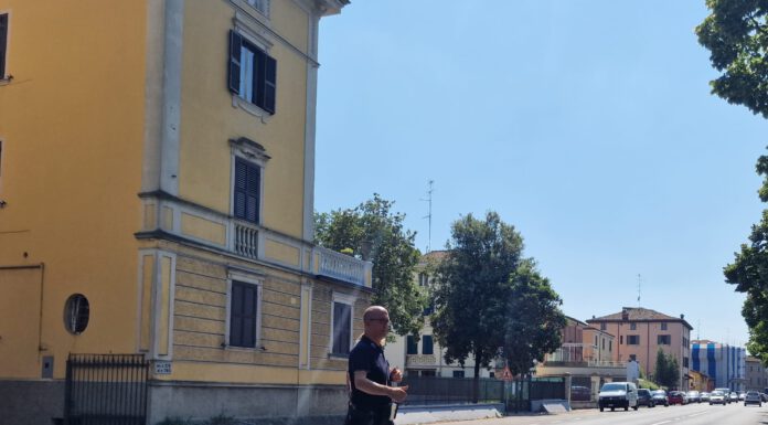 ANZIANA SMARRITA, ACCOMPAGNATA A CASA DALLA POLIZIA LOCALE