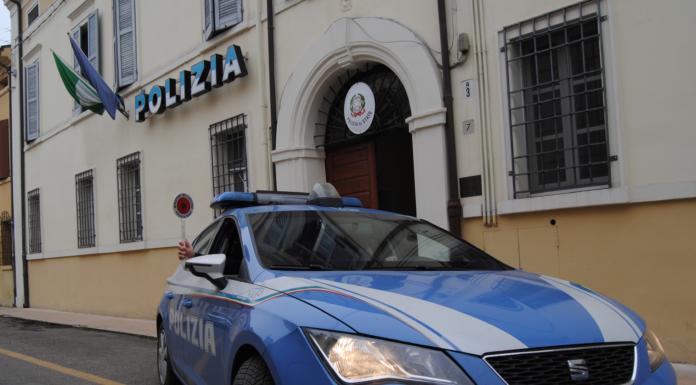 MIRANDOLA, AGGREDISCONO MINORE IN UN LOCALE. TRE GIOVANI DENUNCIATI
