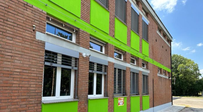 LICEO FANTI CARPI, RIPULITI I MURI A SEGUITO DELL’ATTO VANDALICO NO VAX