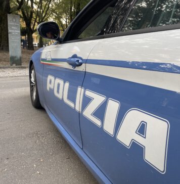 SORPRESO A SPACCIARE A FIORANO, TENTA LA FUGA IN AUTO: ARRESTATO