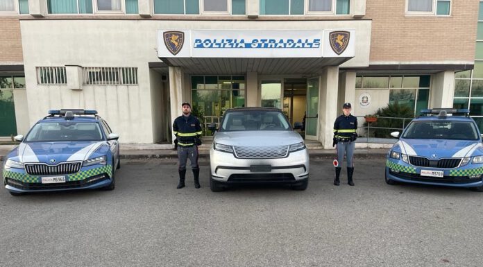 CARPI, TARGA FALSA SU AUTO RUBATA. 41 ENNE DENUNCIATO