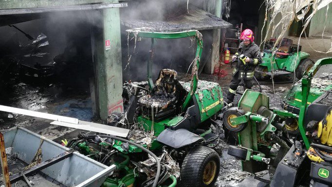 COLOMBARO, A FUOCO UN’OFFICINA NEI PRESSI DEL GOLF COUNTRY CLUB