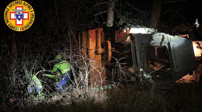 TRAGICO INCIDENTE A PAVULLO, CADE CON IL TRATTORE E MUORE