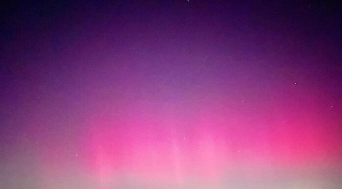 TEMPESTA SOLARE, I COLORI DELL’AURORA BOREALE INCANTANO I MODENESI