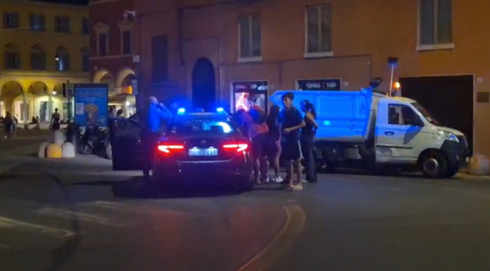 RAGAZZA FERITA IN PIAZZA ROMA DOPO UN’ACCESA LITE