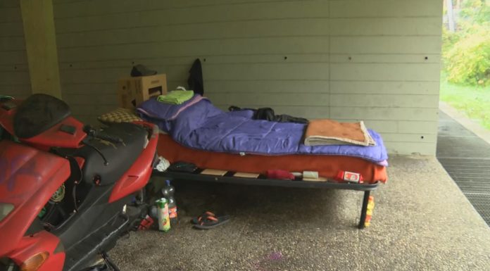 PALAZZO “LAMBDA”, DOPO IL BLITZ TUTTO È TORNATO ALL’ A-NORMALITÀ