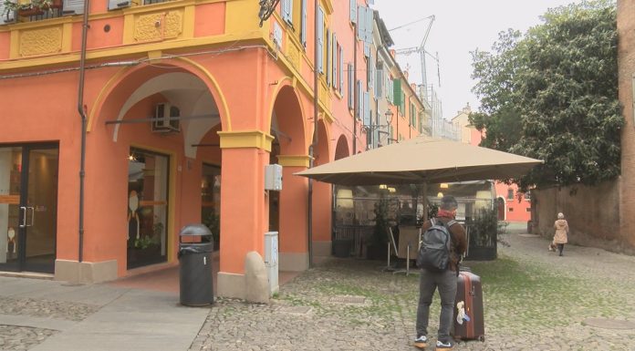 FAR WEST A MODENA, MINORENNI SCATENANO IL PANICO CON SPRAY AL PEPERONCINO