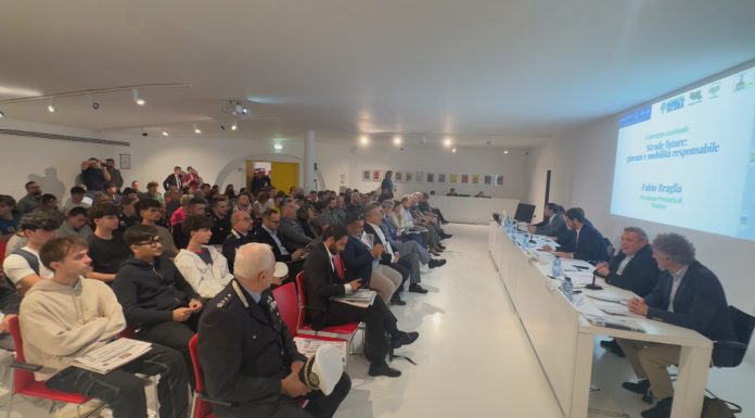 MOBILITÀ SICURA, BOBBI INSEGNA AI GIOVANI LA GUIDA RESPONSABILE