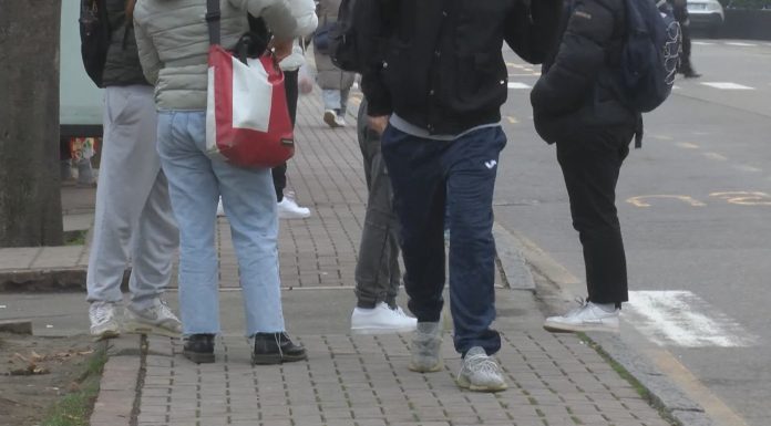 RAPINE A SCUOLA, ARRESTATO UN 20ENNE. COLLABORAVA CON DUE MINORI