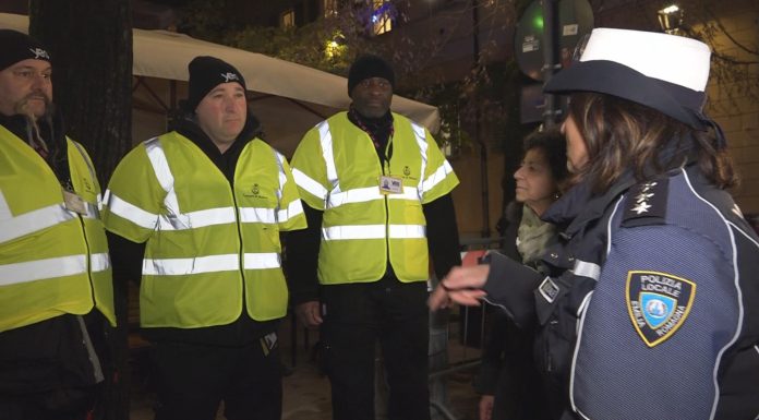 STRETTA SULLA MOVIDA, NIENTE VETRO, LIMITI SUI DECIBEL E NO DEHOR ABUSIVI