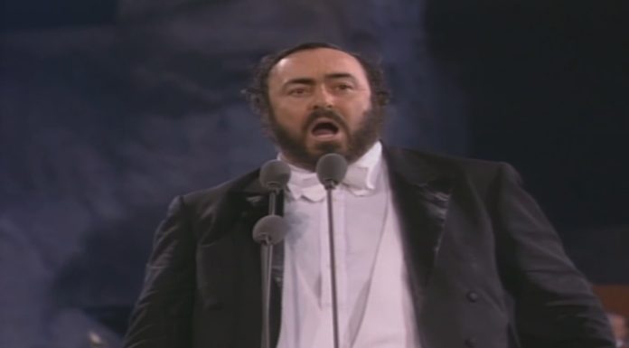 OMAGGIO A PAVAROTTI, 90 ANNI IN UNA VOCE CHE NON SMETTE DI EMOZIONARE